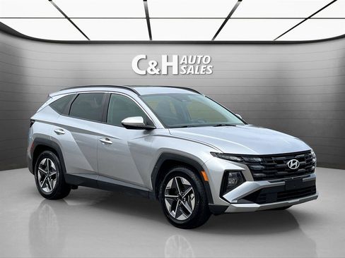 Used 2025 Hyundai Tucson SEL FWD image 3