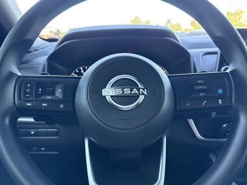 Used 2024 Nissan Rogue SV FWD image 21