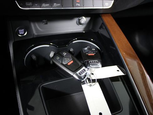 Used 2022 Audi A4 2.0T Premium Plus w/ Premium Plus Package image 25