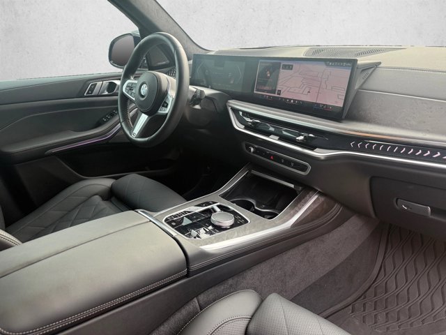 Used 2026 BMW X7 xDrive40i w/ M Sport Package AWD/4WD image 26