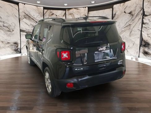 Used 2019 Jeep Renegade Latitude w/ Cold Weather Group AWD/4WD image 6