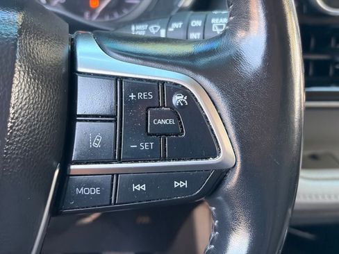 Used 2020 Toyota Highlander Limited FWD image 26