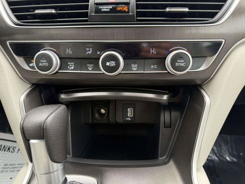 Used 2018 Honda Accord LX image 29