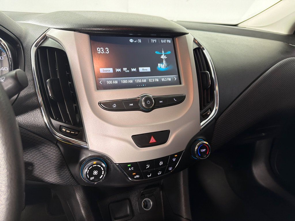 Used 2017 Chevrolet Cruze LS FWD image 10
