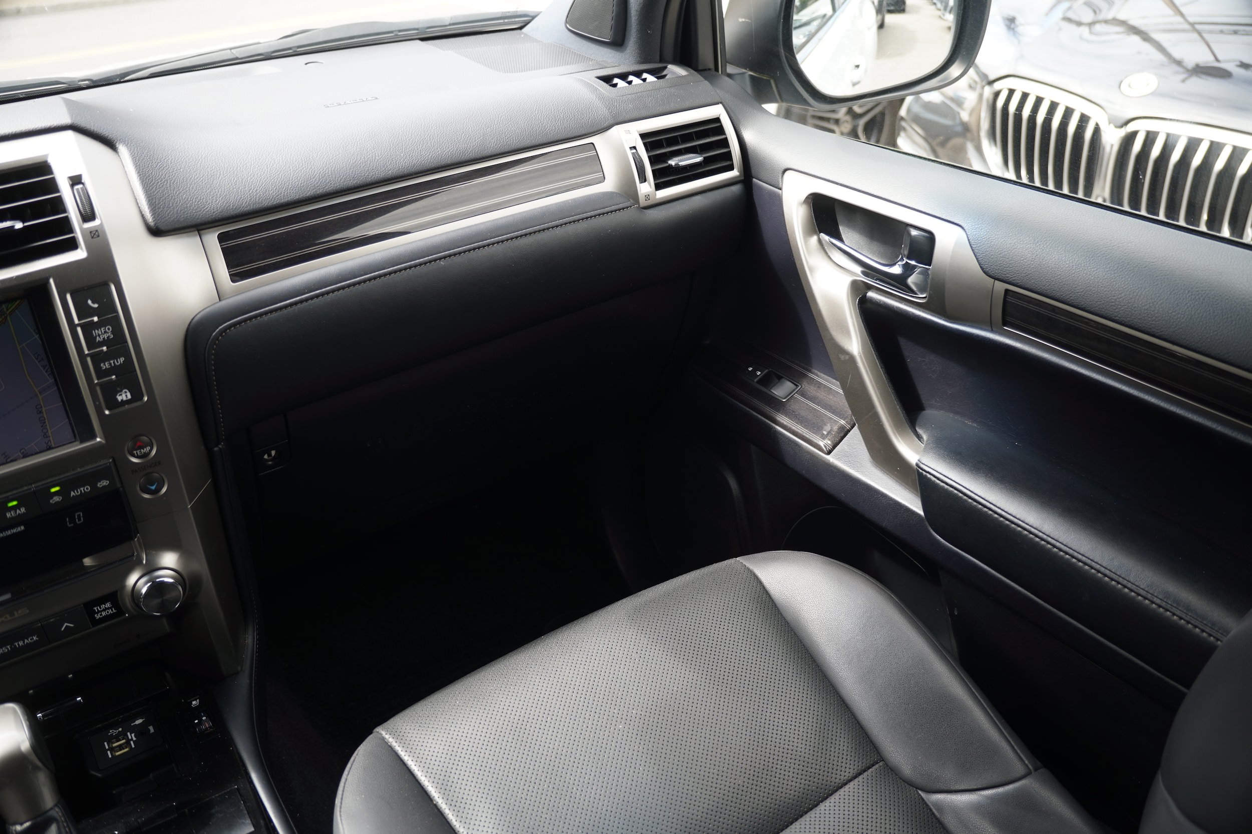 Used 2020 Lexus GX 460 Premium w/ Premium Package AWD/4WD image 24