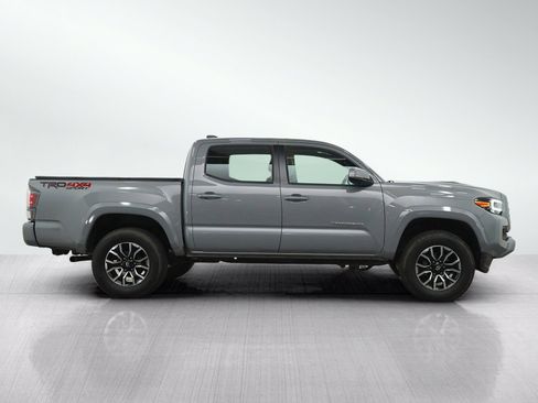 Used 2021 Toyota Tacoma TRD Sport w/ TRD Premium Sport Package AWD/4WD image 6