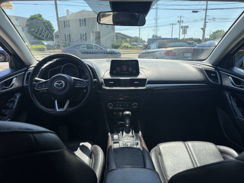 Used 2018 MAZDA MAZDA3 Touring FWD image 23