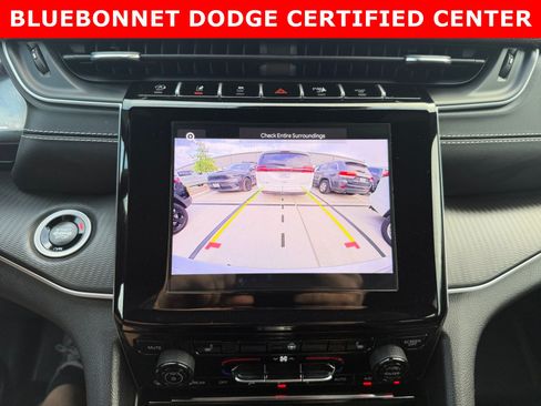 Used 2024 Jeep Grand Cherokee Laredo w/ Luxury Tech Group I RWD image 16