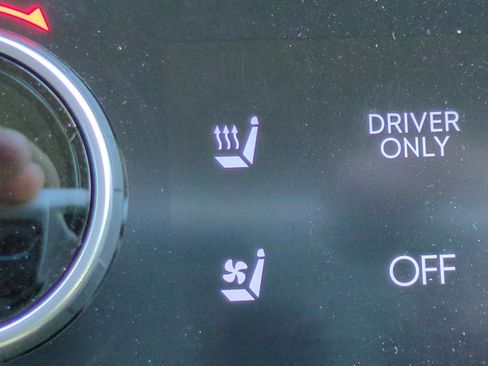 Certified 2025 Hyundai Tucson Limited AWD/4WD image 22