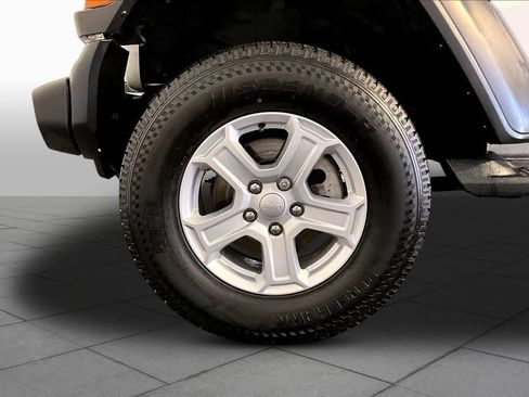 Used 2020 Jeep Wrangler Sport AWD/4WD image 10