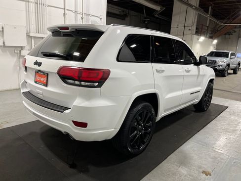 Used 2019 Jeep Grand Cherokee Altitude image 8