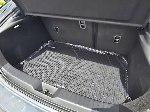 New 2026 MAZDA MAZDA3 Hatchback w/Premium Plus Pkg image 30