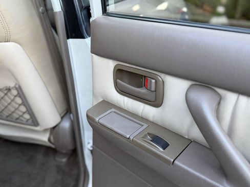 Used 1995 Toyota Land Cruiser AWD/4WD image 84