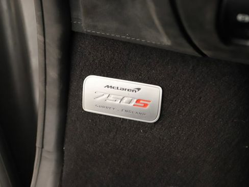 Used 2024 McLaren 750S Spider RWD image 22