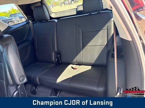 Used 2020 Chevrolet Traverse RS w/ LPO, Floor Liner Package FWD image 16