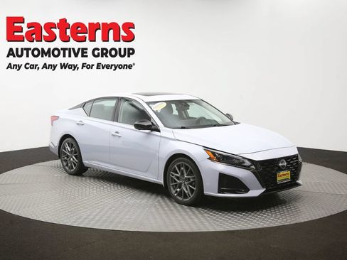 Used 2023 Nissan Altima 2.0 SR FWD image 49