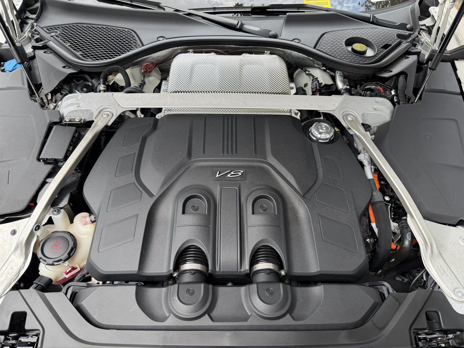 Used 2026 Bentley Flying Spur V8 AWD/4WD image 12