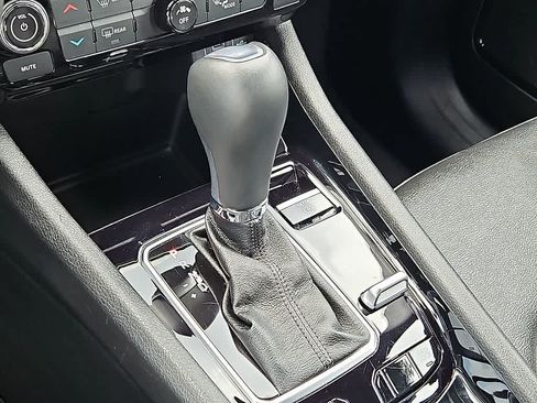 Used 2025 Jeep Compass Limited AWD/4WD image 14