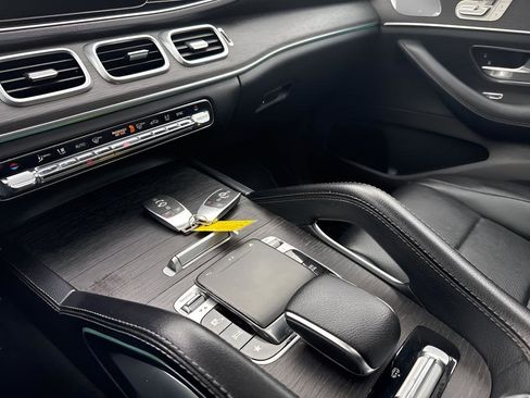 Used 2020 Mercedes-Benz GLS 450 4MATIC image 14