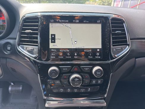 Used 2020 Jeep Grand Cherokee Altitude image 36