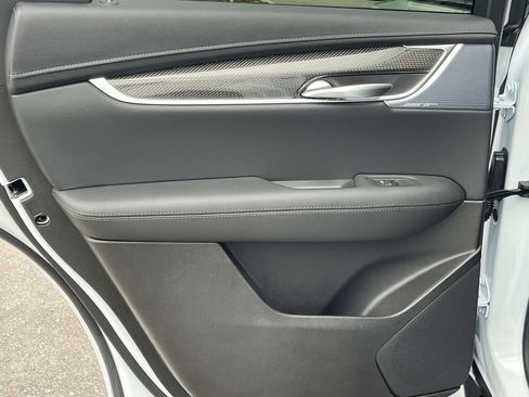 New 2025 Cadillac XT5 Sportv w/ Technology Package image 18