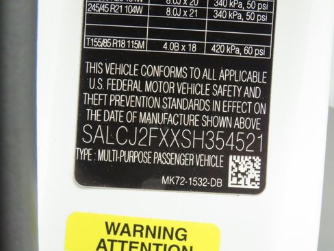 Used 2025 Land Rover Discovery Sport S image 32