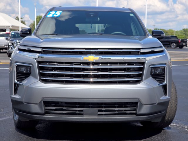 Used 2025 Chevrolet Traverse LT w/ LPO, Floor Liner Package FWD image 12