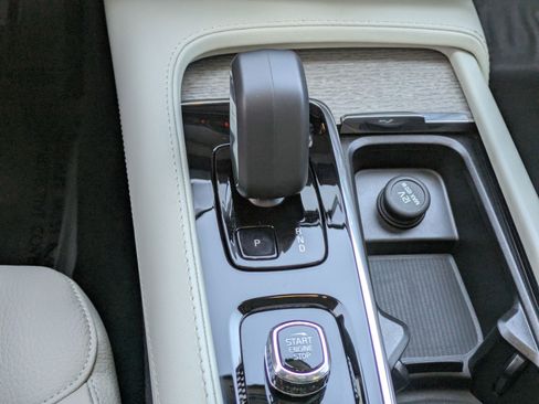 Used 2024 Volvo XC90 T8 Plus w/ Protection Package Premier image 24