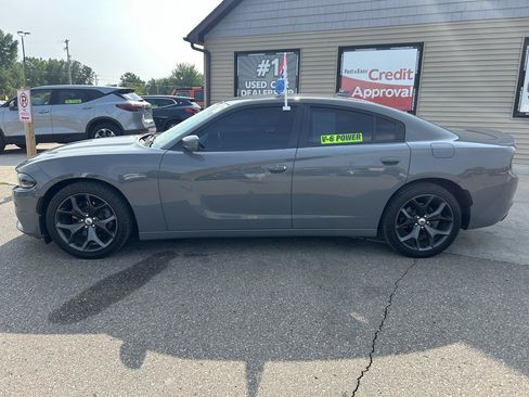 Used 2017 Dodge Charger SXT w/ Rallye Group RWD image 8