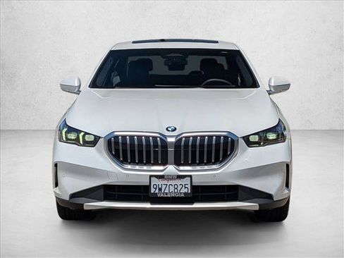 Used 2025 BMW 530i RWD image 2