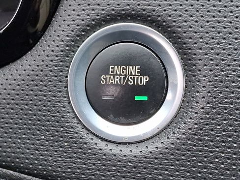 Used 2017 Cadillac XT5 FWD image 22