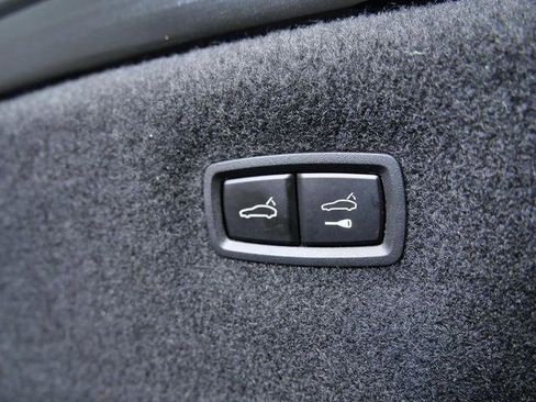 Used 2022 Audi e-tron GT Premium Plus image 11