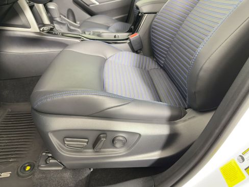 Used 2025 Toyota Corolla Cross AWD Hybrid image 10