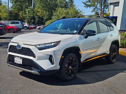 Used 2023 Toyota RAV4 XSE AWD/4WD image 3