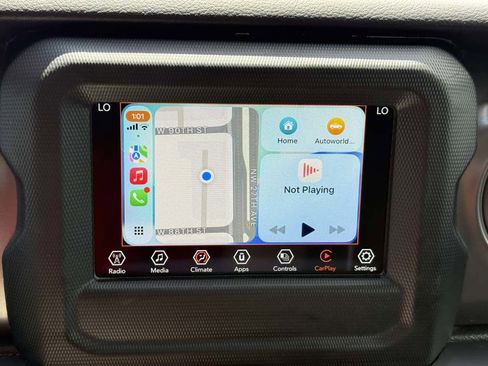 Used 2023 Jeep Gladiator Sport image 20