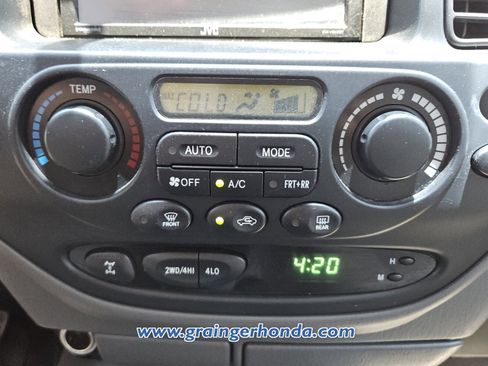 Used 2005 Toyota Sequoia SR5 AWD/4WD image 15