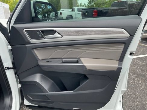 Certified 2022 Volkswagen Atlas Cross Sport SE AWD/4WD image 12