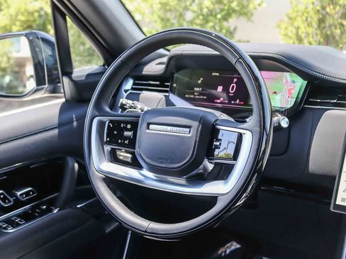 New 2026 Land Rover Range Rover Long Wheelbase SE AWD/4WD image 15