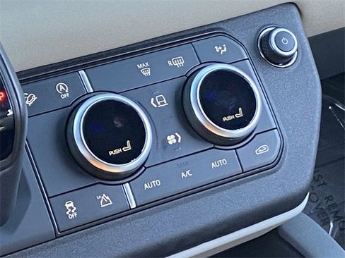 Used 2023 Land Rover Defender 110 X-Dynamic SE image 17