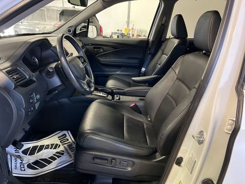 Used 2022 Honda Pilot Touring image 9