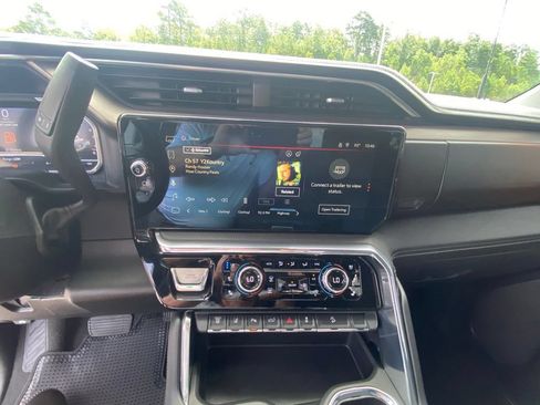 Used 2024 GMC Sierra 2500 Denali w/ Denali Reserve Package AWD/4WD image 16