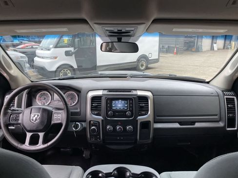 Used 2017 RAM 1500 Express AWD/4WD image 12