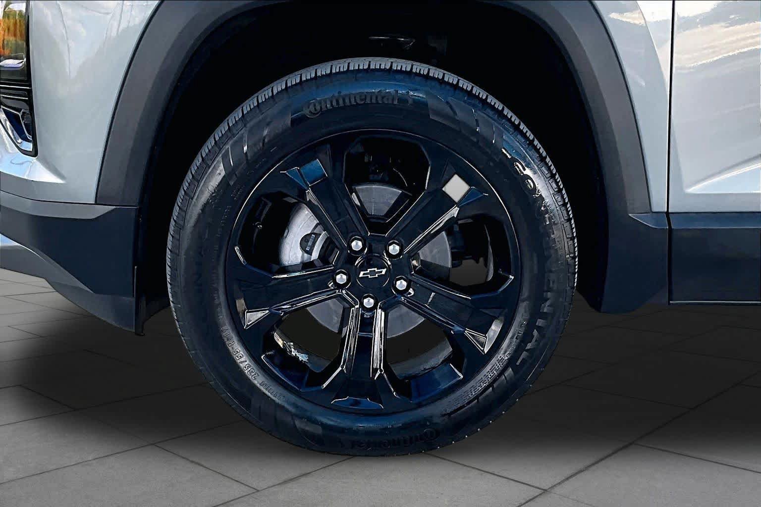 Used 2026 Chevrolet Equinox LT w/ Convenience Package II AWD/4WD image 11