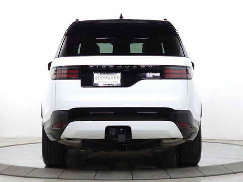Used 2025 Land Rover Discovery Dynamic SE image 5