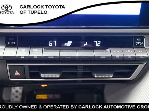 Used 2025 Toyota Camry SE w/ Convenience Package FWD image 31