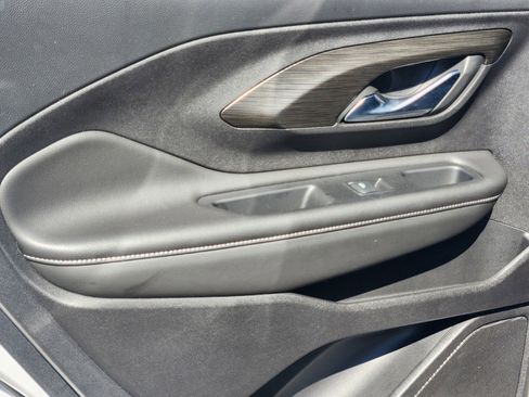 Used 2024 GMC Terrain SLT image 11