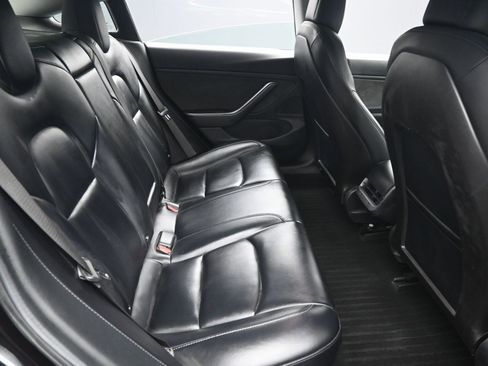 Used 2018 Tesla Model 3 Long Range image 31