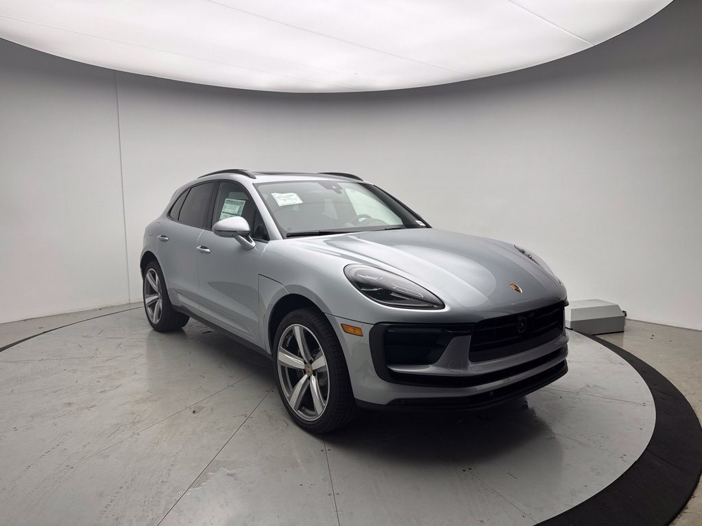 Used 2026 Porsche Macan AWD/4WD image 24