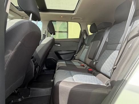 Used 2023 Nissan Rogue SV AWD/4WD image 22