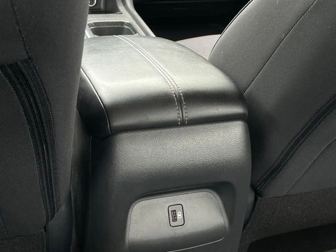 Used 2024 Nissan Sentra SV FWD image 25